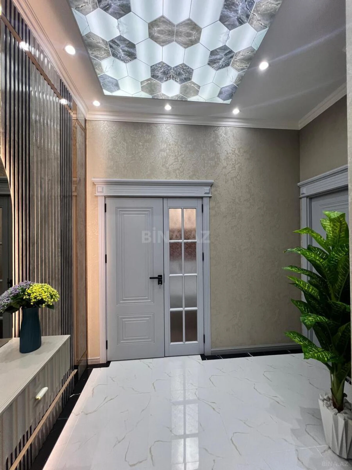 Satılır 3 otaqlı mənzil 106 m²