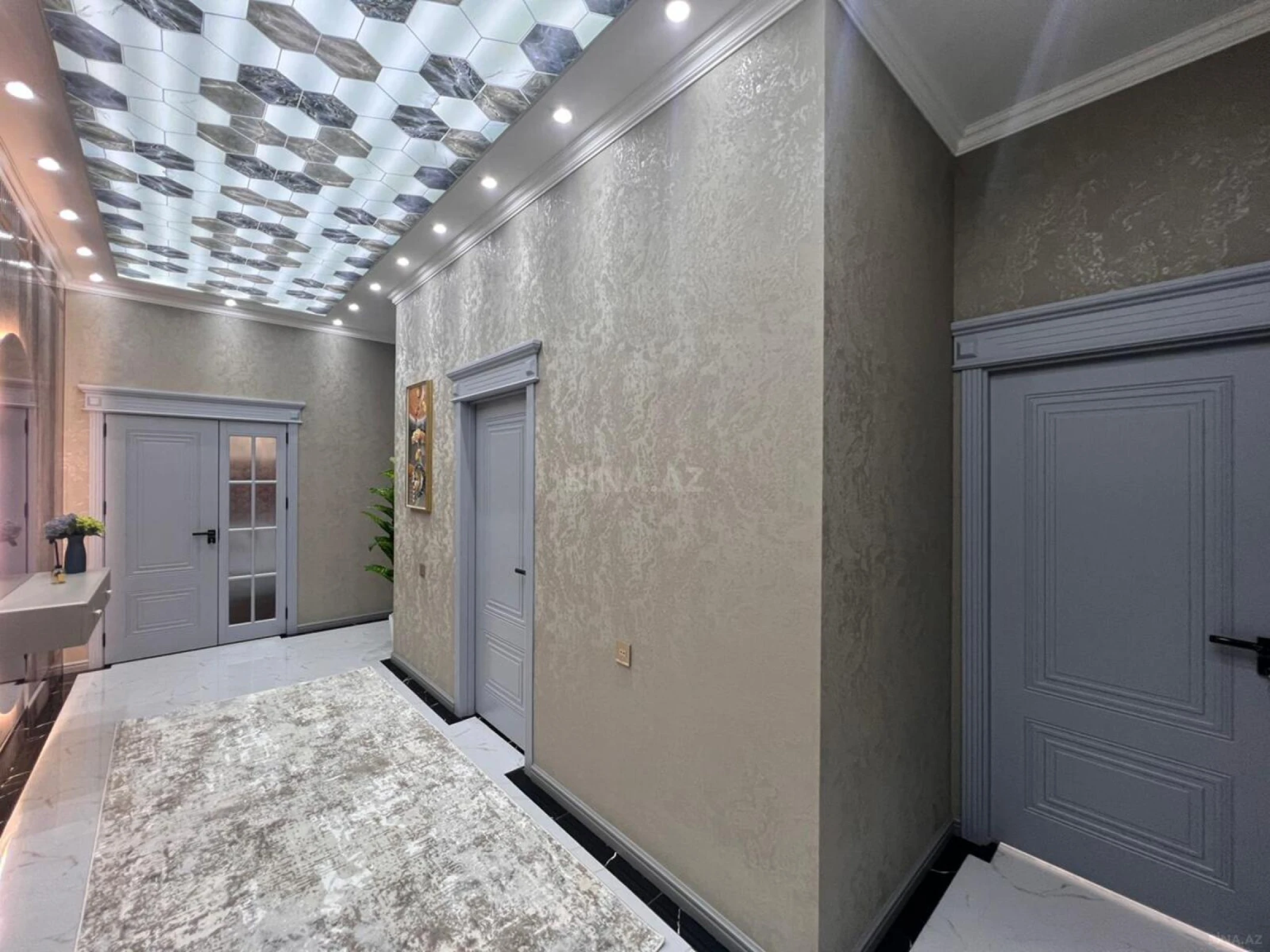 Satılır 3 otaqlı mənzil 106 m²