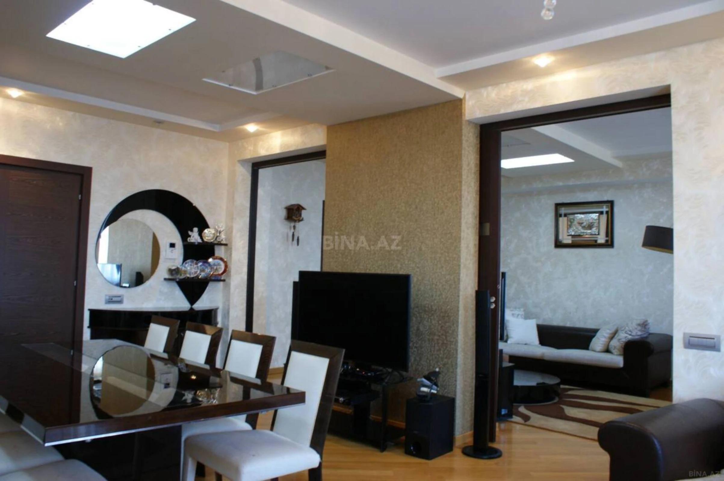 Satılır 4 otaqlı mənzil 200 m²