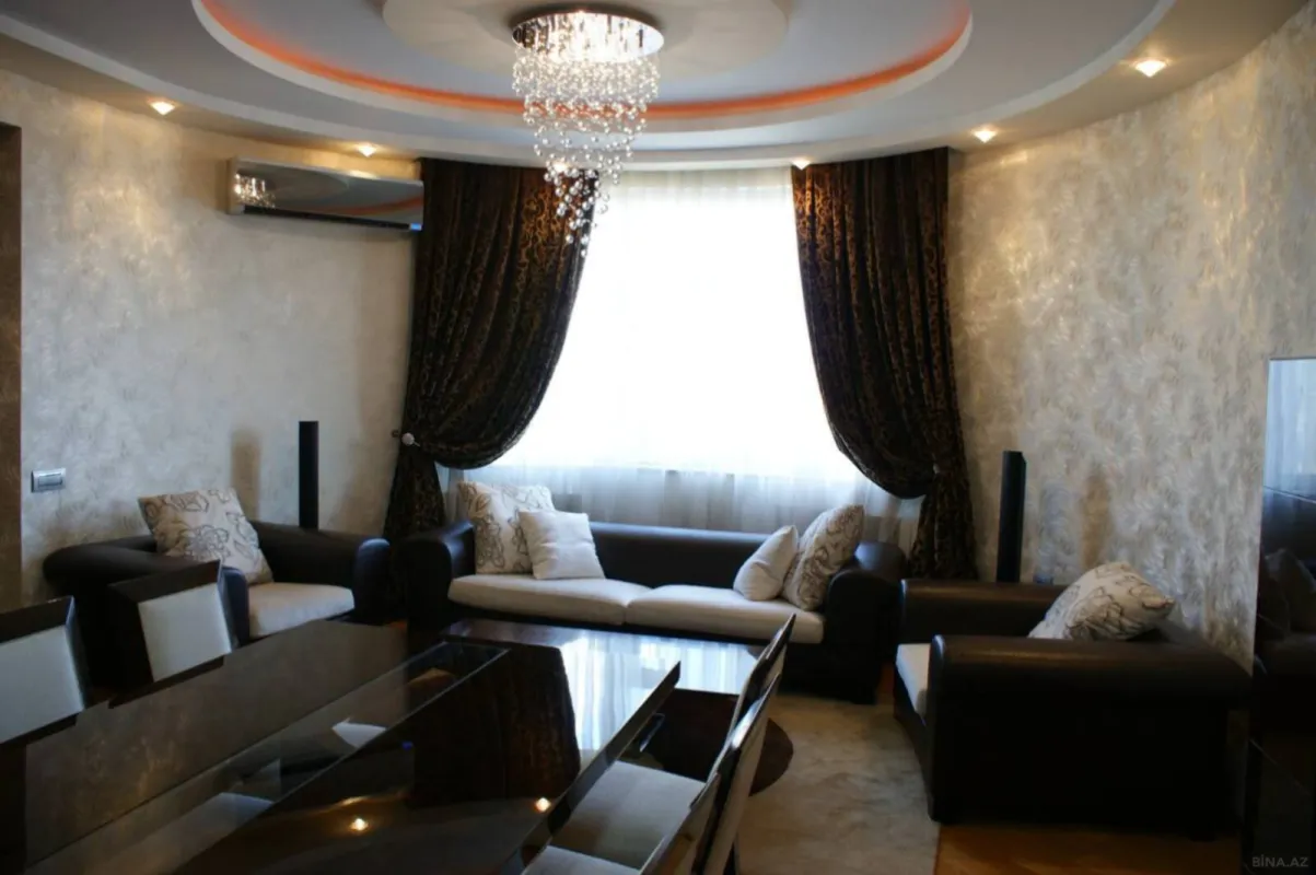 Satılır 4 otaqlı mənzil 200 m²