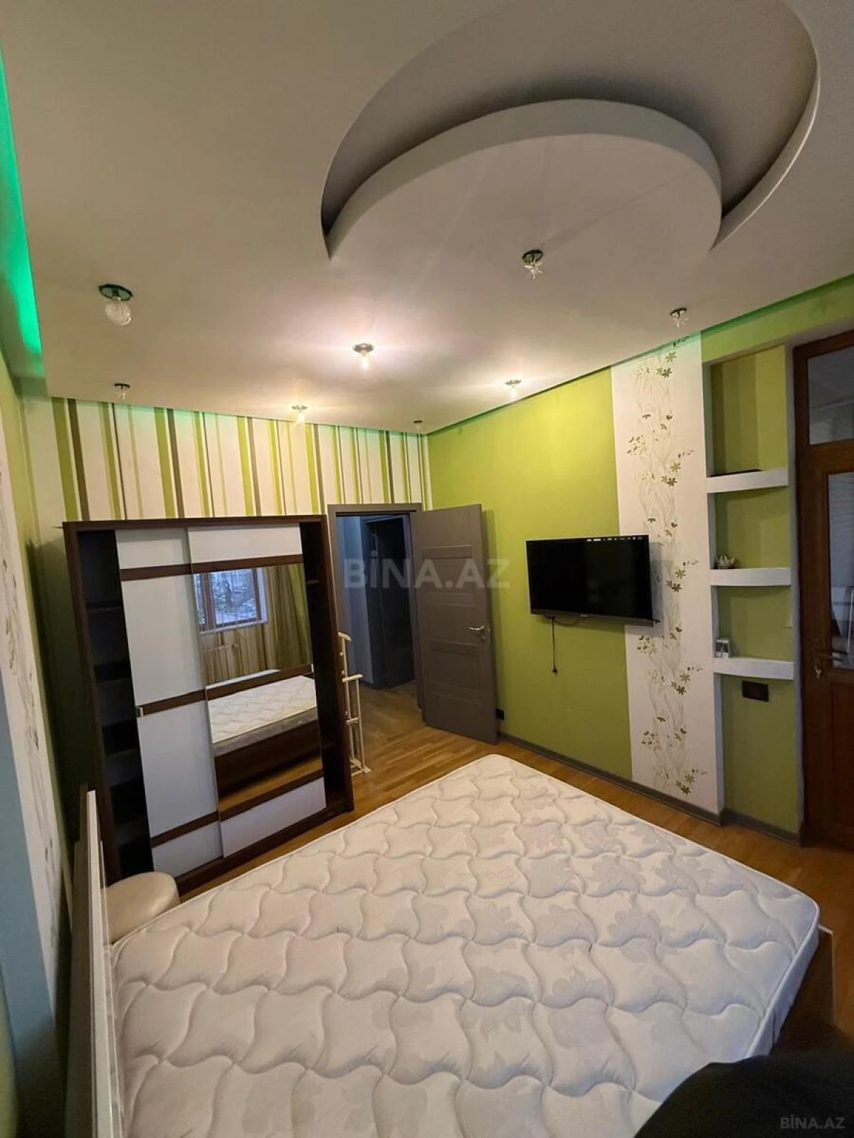 Kirayə verilir 3 otaqlı mənzil 147 m²