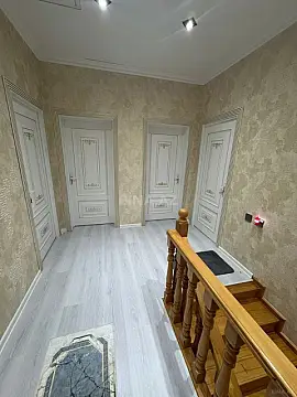 Satılır 5 otaqlı həyət evi 200 m²