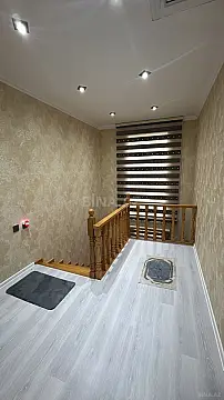 Satılır 5 otaqlı həyət evi 200 m²