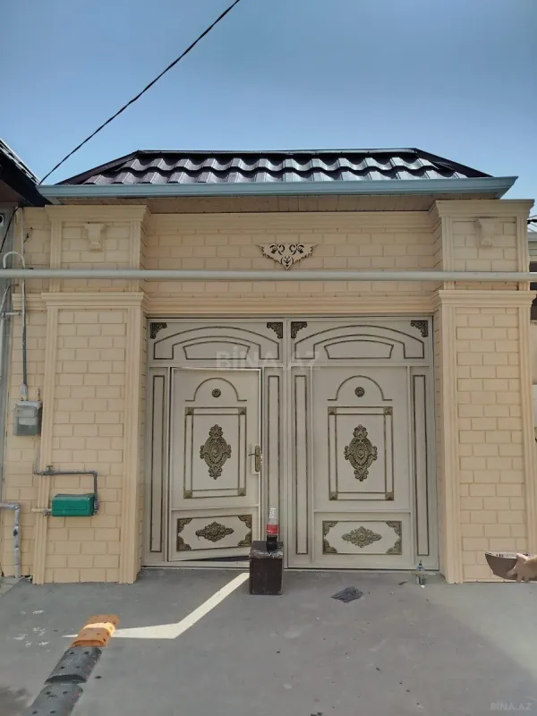 Satılır 5 otaqlı həyət evi 200 m²