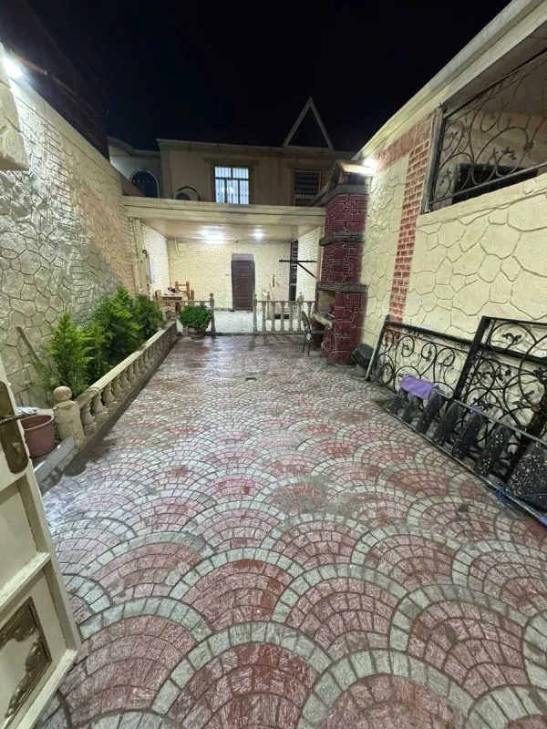 Satılır 5 otaqlı həyət evi 200 m²