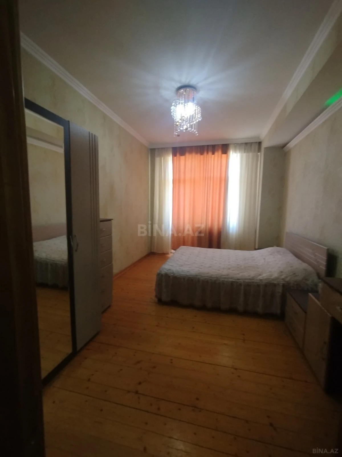 Kirayə verilir 3 otaqlı mənzil 110 m²
