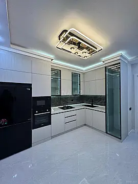 Satılır 3 otaqlı mənzil 155 m²