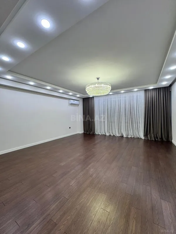 Satılır 3 otaqlı mənzil 155 m²