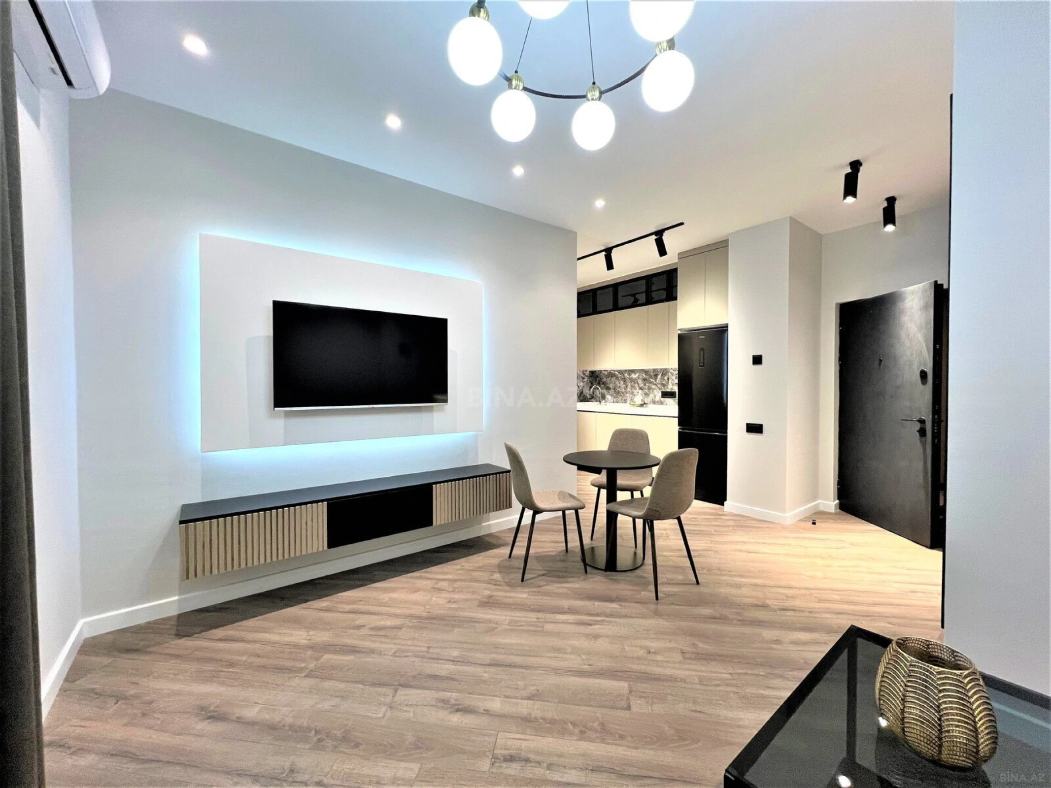 Kirayə verilir 2 otaqlı mənzil 58 m²