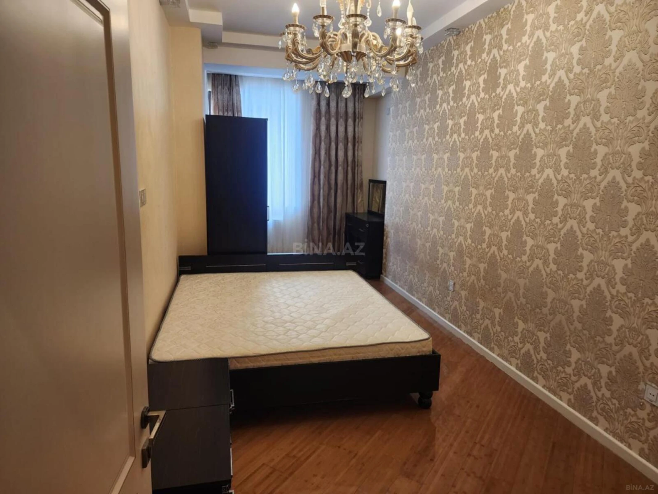 Kirayə verilir 3 otaqlı mənzil 105 m²