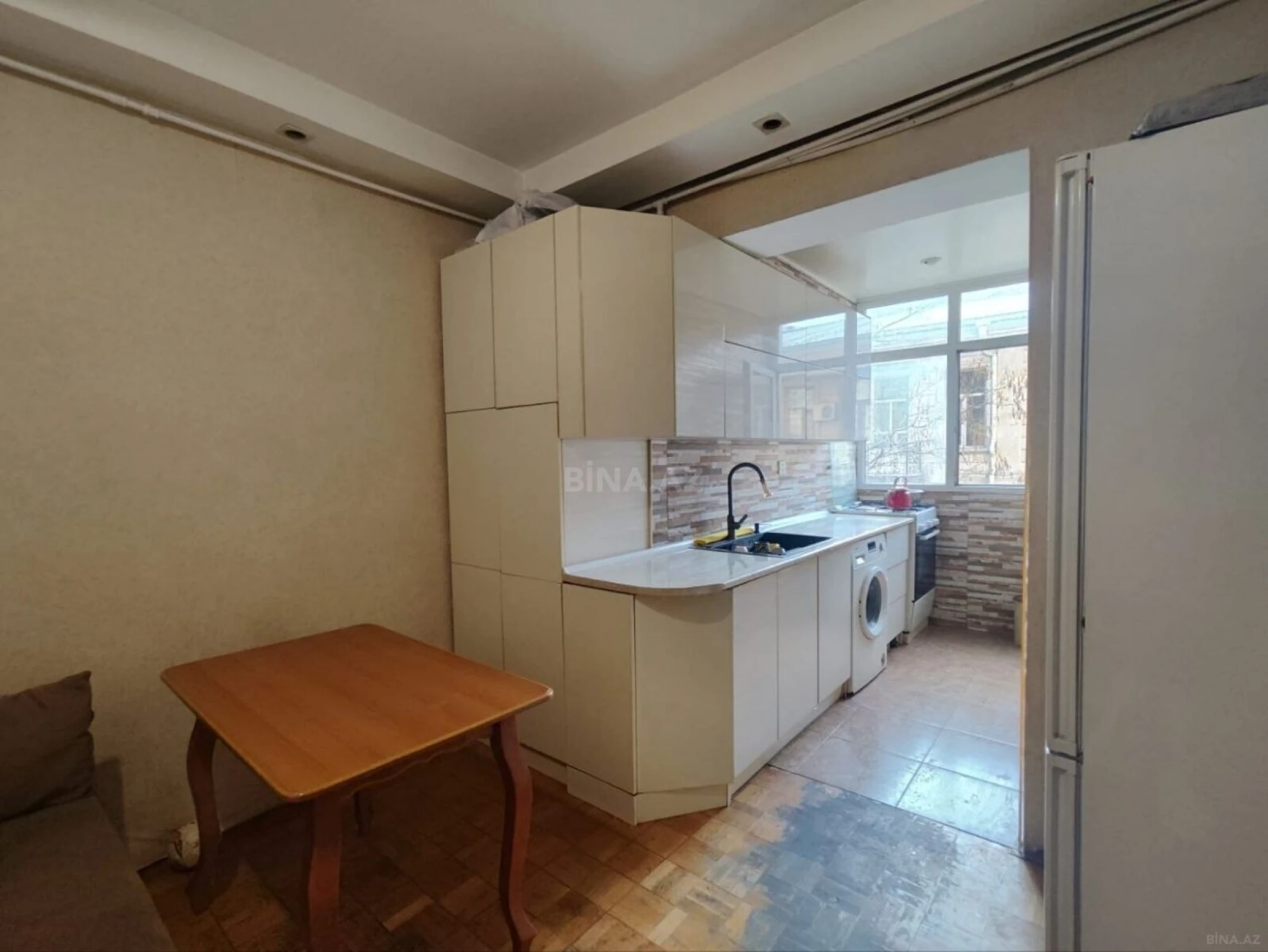 Satılır 2 otaqlı mənzil 45 m²
