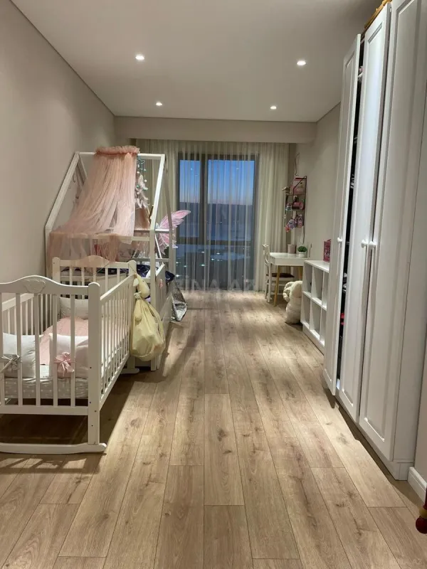 Satılır 3 otaqlı mənzil 110 m²