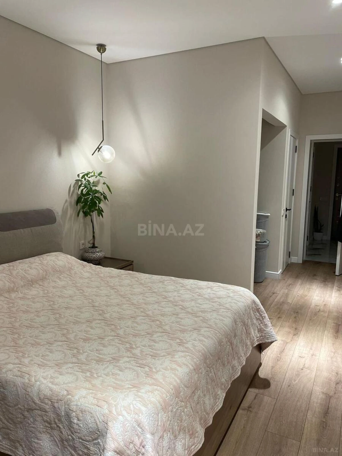 Satılır 3 otaqlı mənzil 110 m²