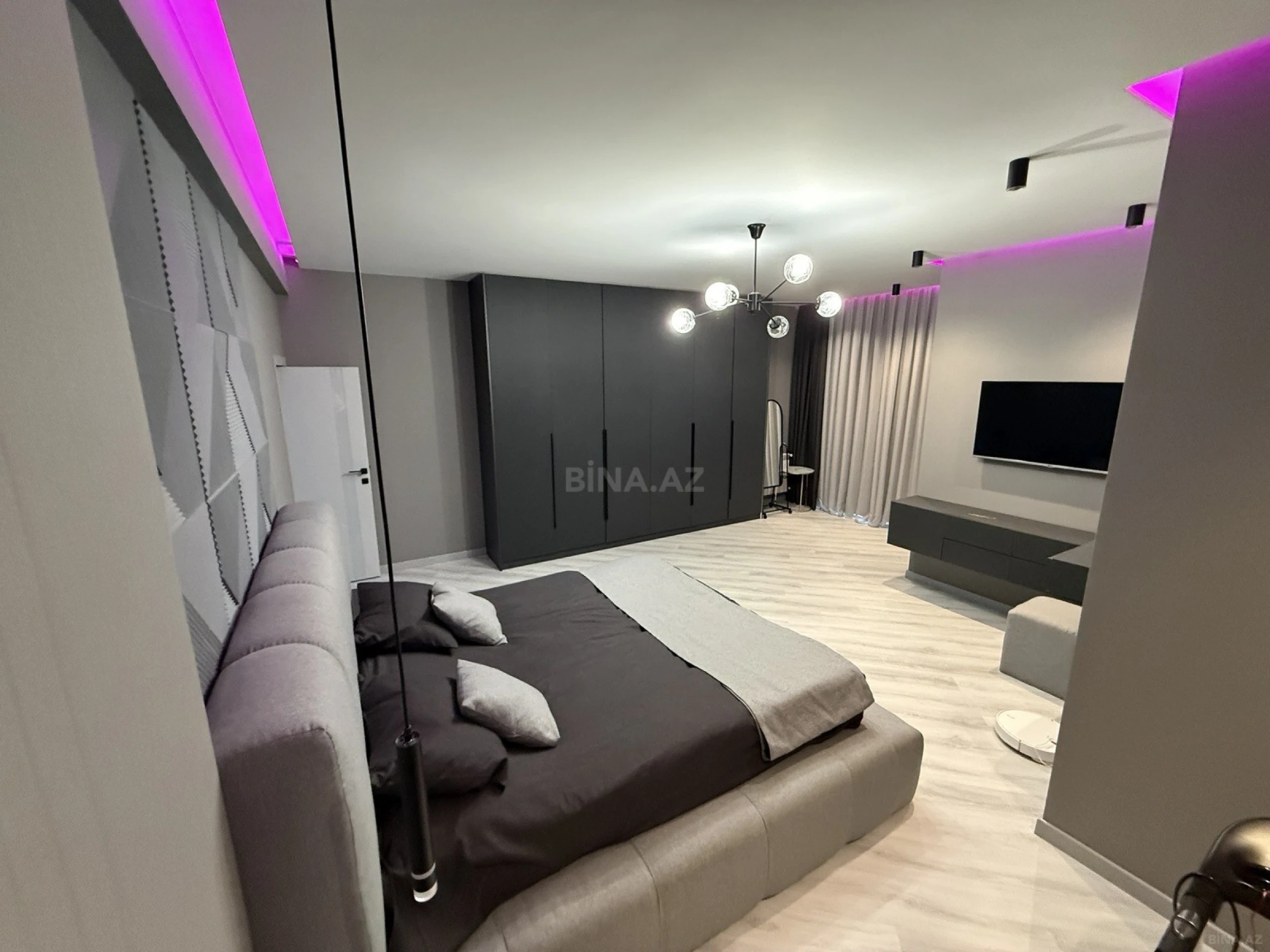 Satılır 4 otaqlı mənzil 147 m²