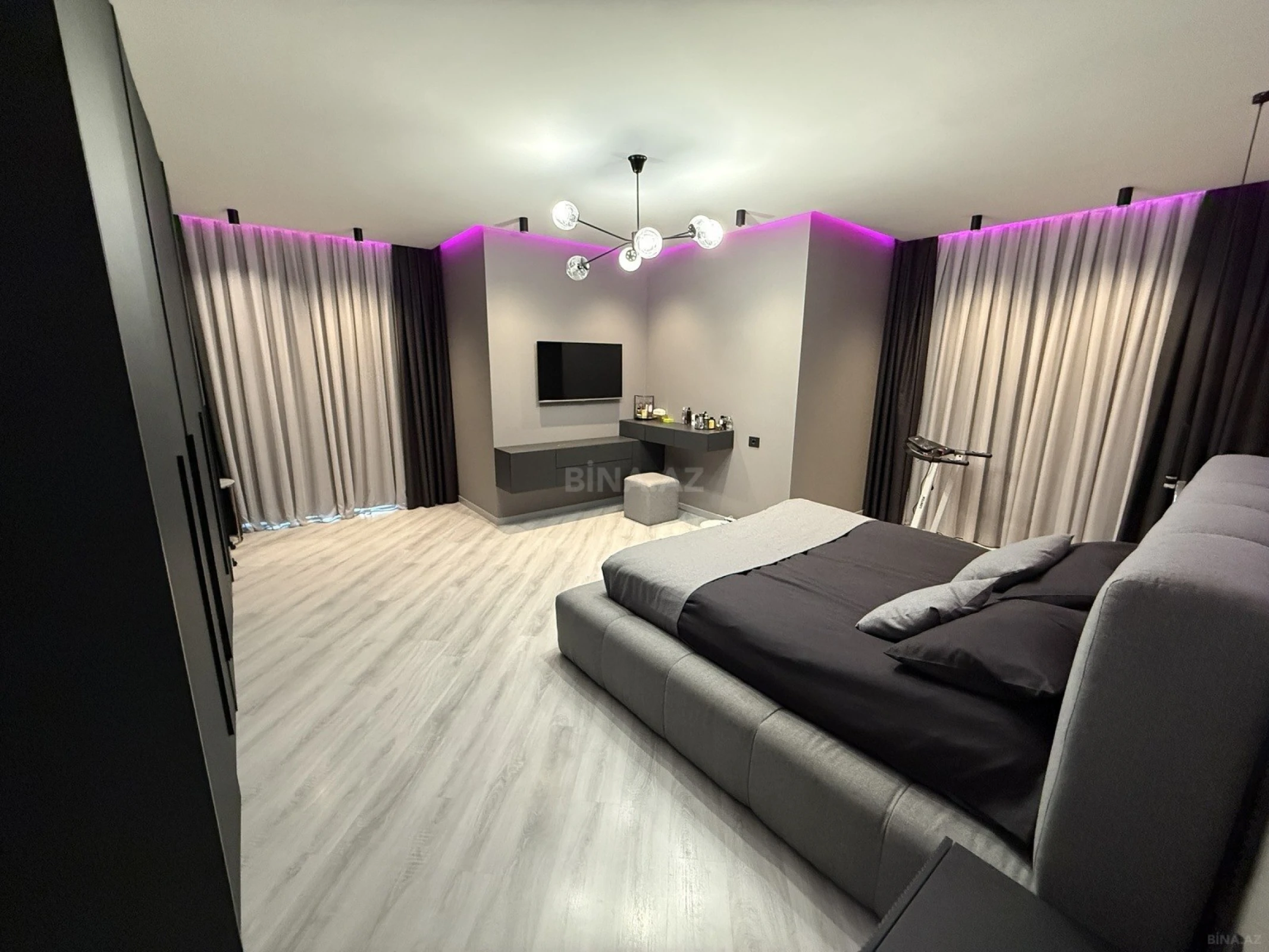 Satılır 4 otaqlı mənzil 147 m²