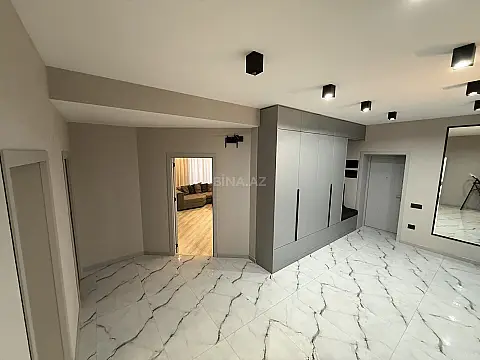 Satılır 4 otaqlı mənzil 147 m²