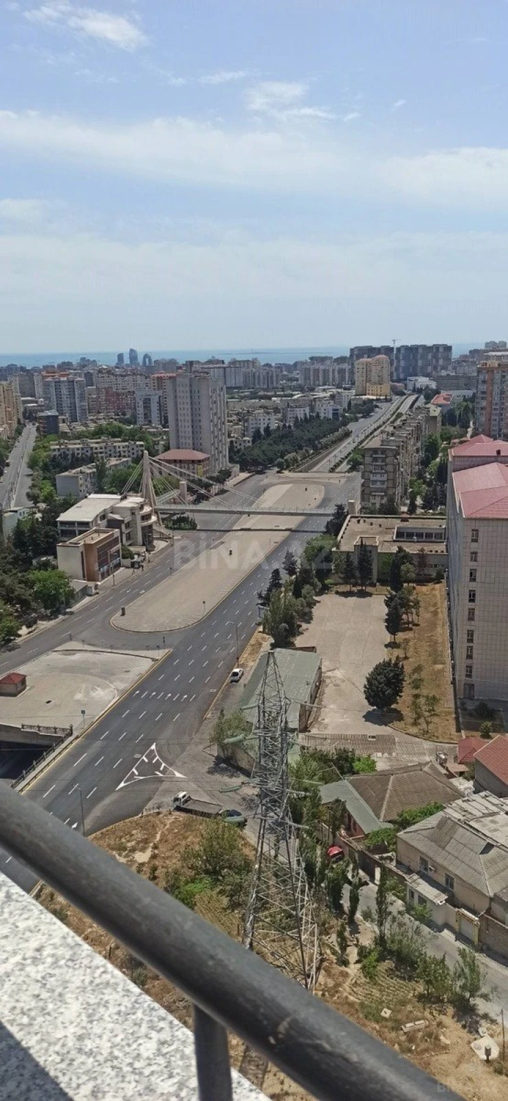 Satılır 4 otaqlı mənzil 147 m²