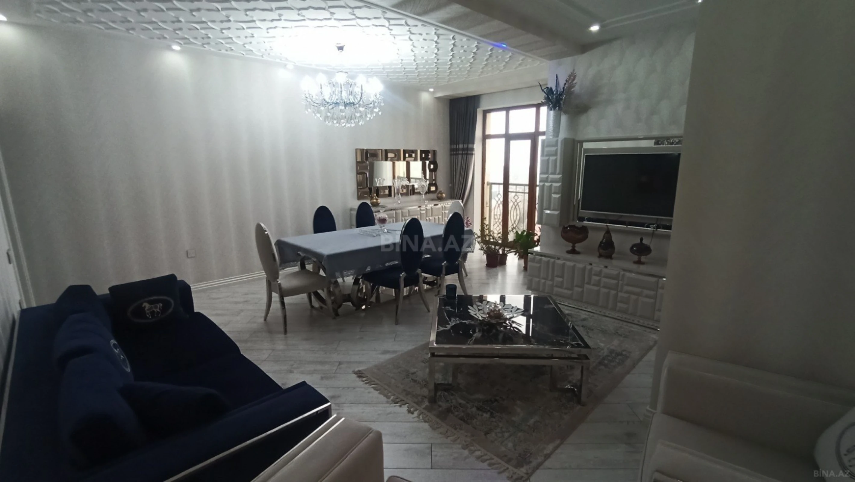 Satılır 4 otaqlı mənzil 147 m²