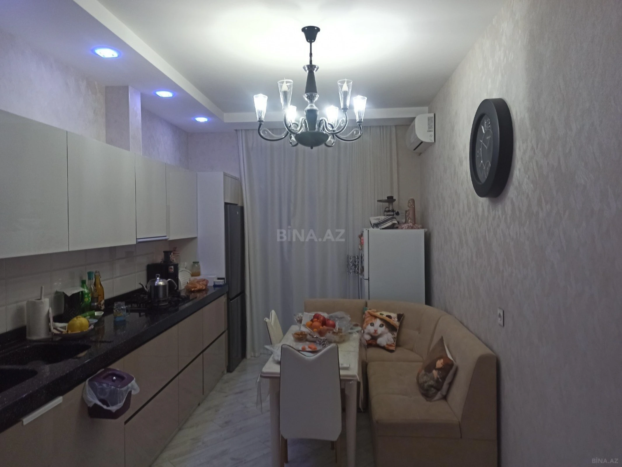 Satılır 4 otaqlı mənzil 147 m²