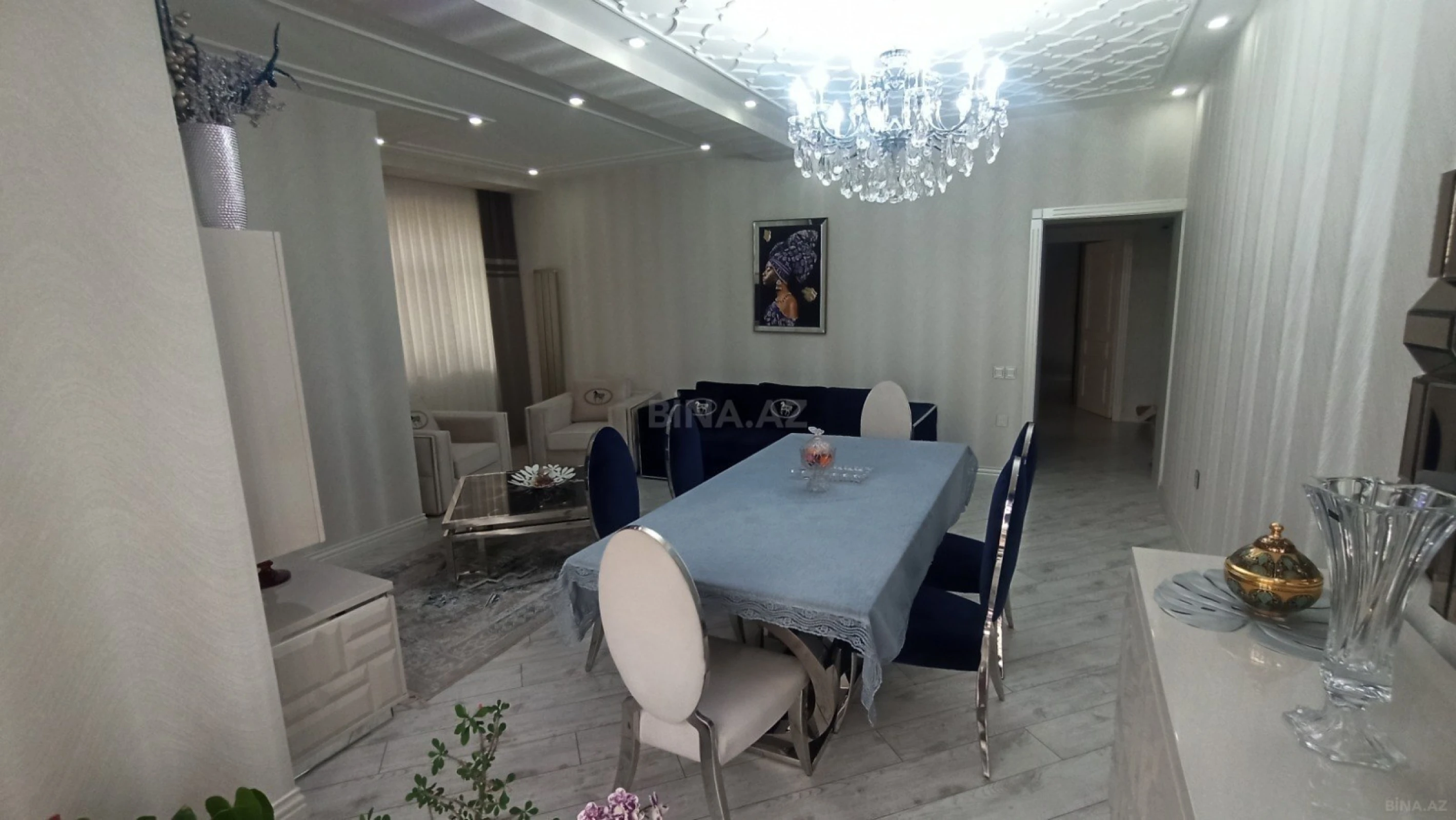Satılır 4 otaqlı mənzil 147 m²