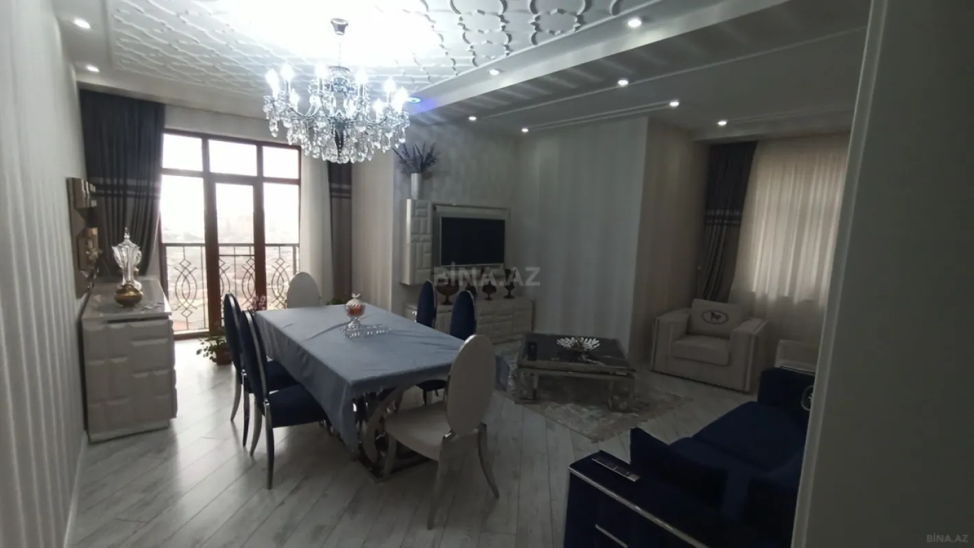 Satılır 4 otaqlı mənzil 147 m²