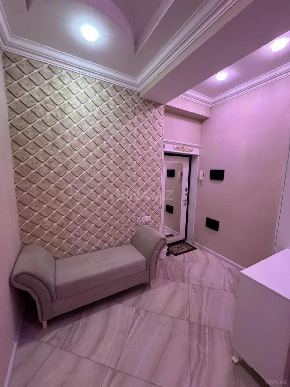 Kirayə verilir 2 otaqlı mənzil 62 m²