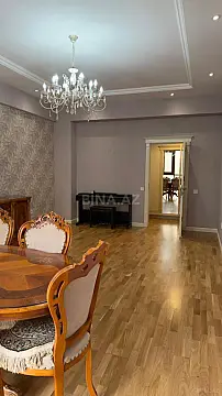 Satılır 3 otaqlı mənzil 120 m²