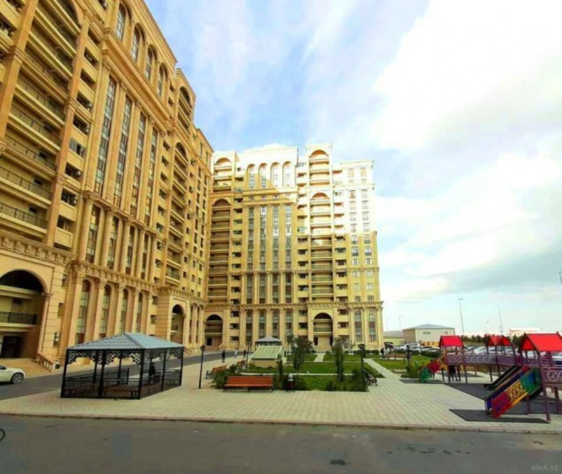 Satılır 3 otaqlı mənzil 120 m²