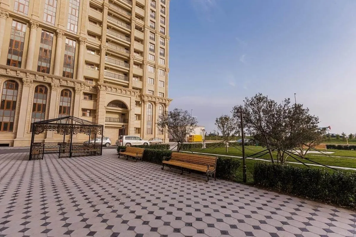 Satılır 3 otaqlı mənzil 120 m²