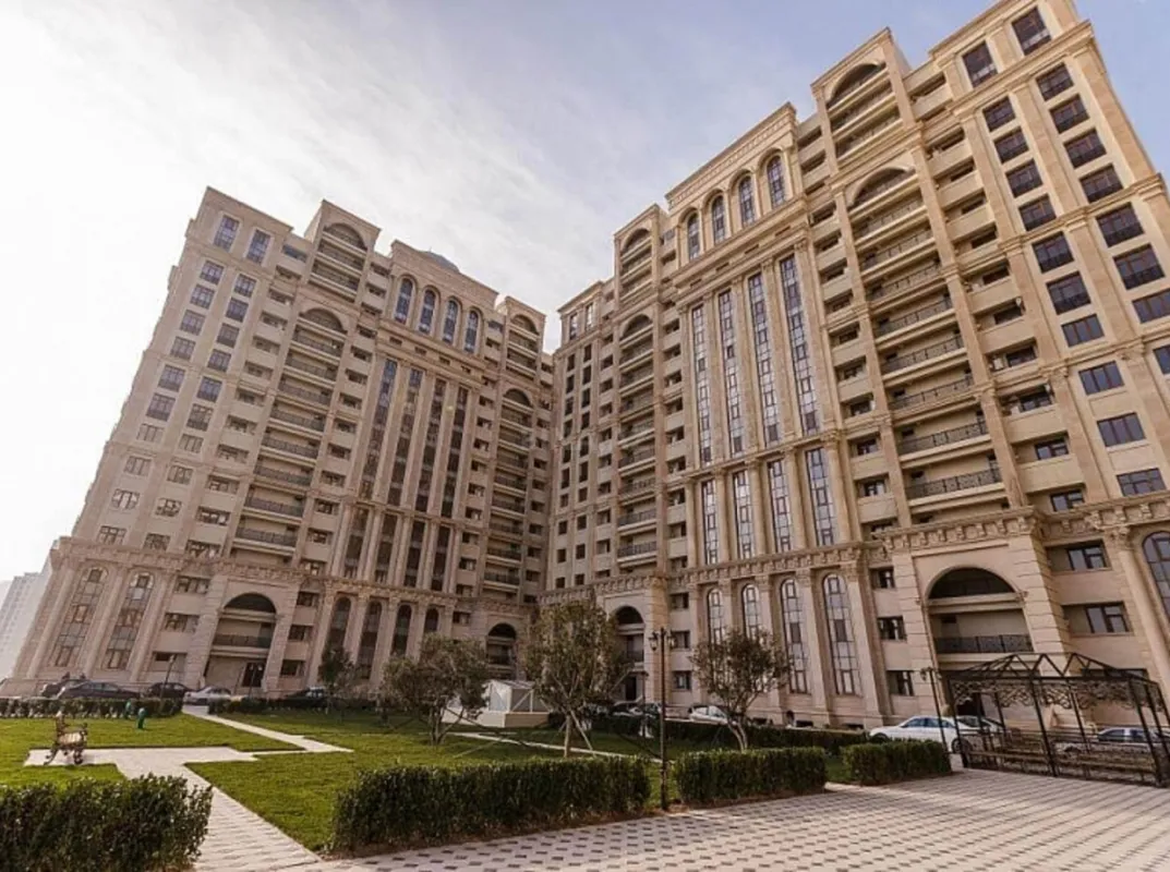 Satılır 3 otaqlı mənzil 120 m²