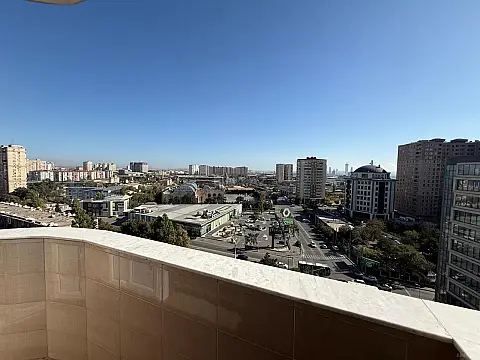 Satılır 3 otaqlı mənzil 122 m²