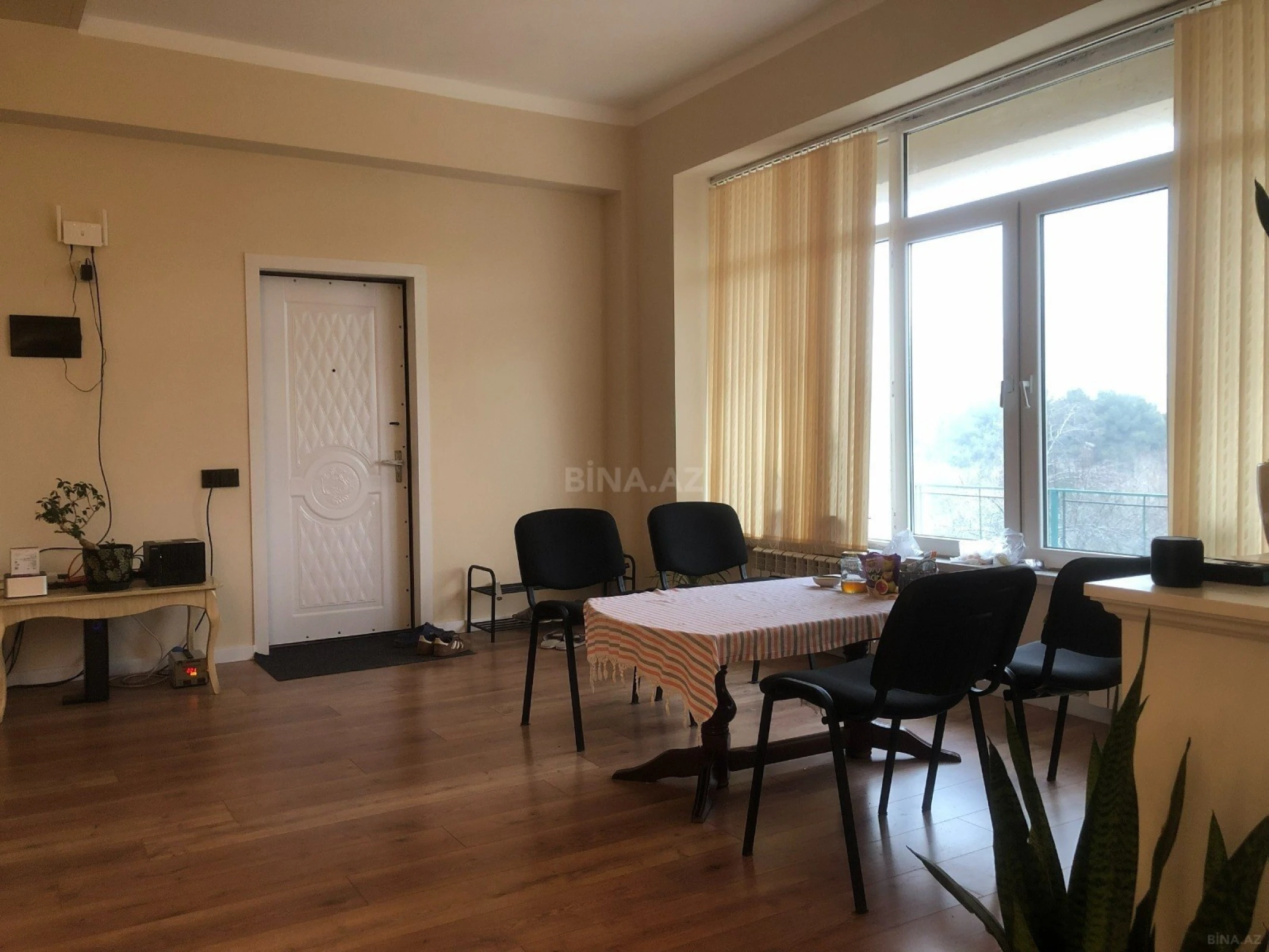 Kirayə verilir 2 otaqlı ofis 65 m²