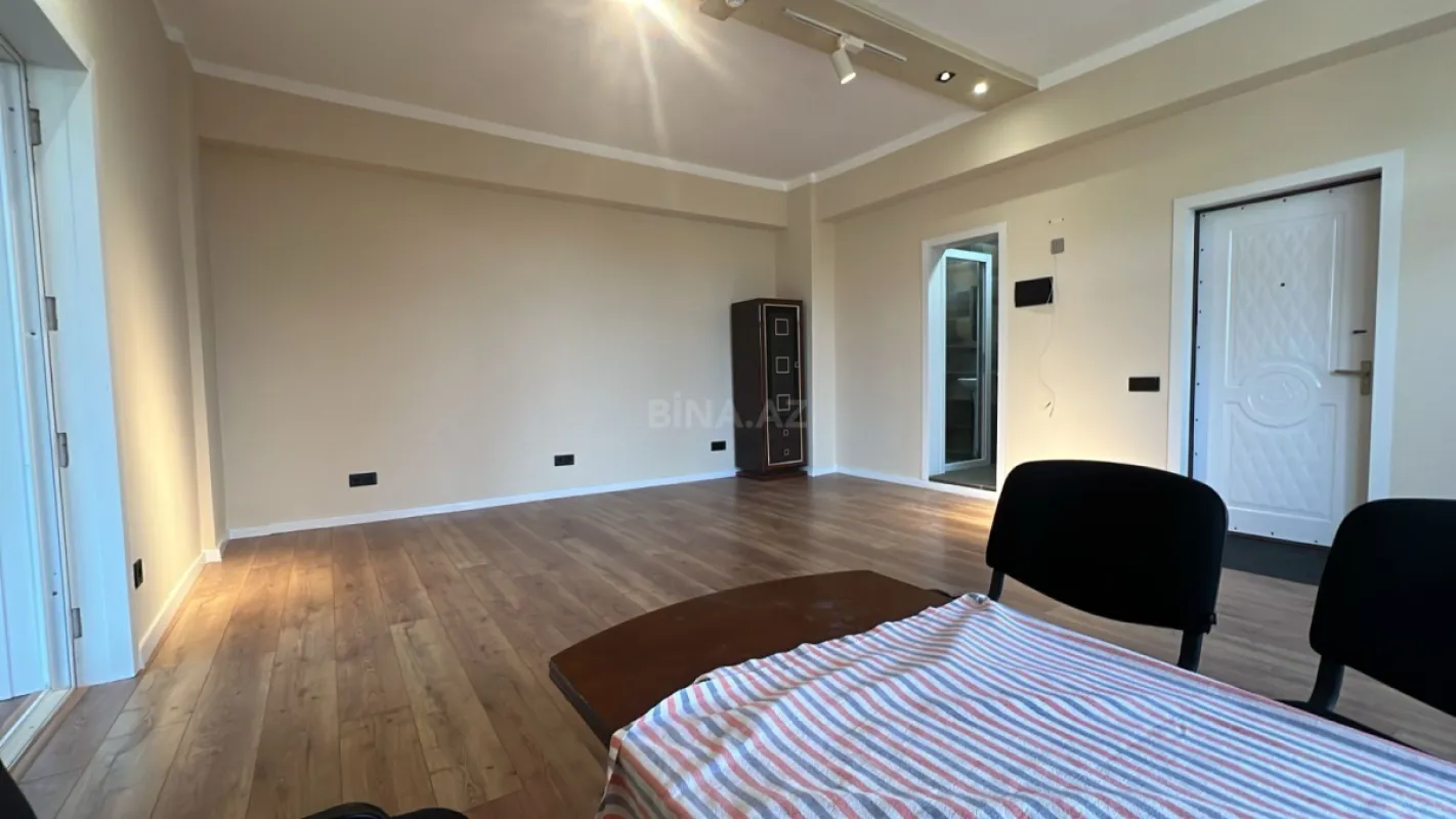 Kirayə verilir 2 otaqlı ofis 65 m²