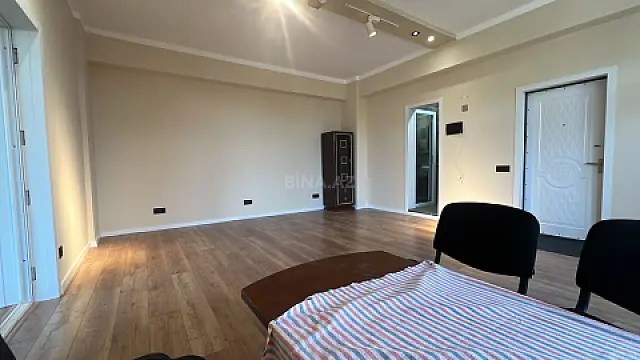 Kirayə verilir 2 otaqlı ofis 65 m²