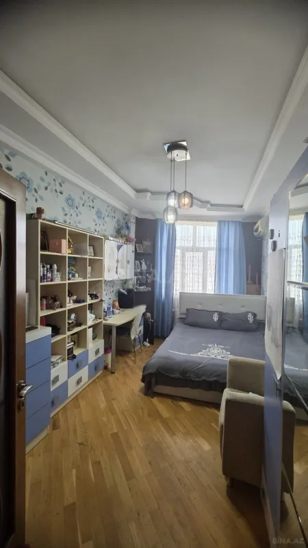 Satılır 3 otaqlı mənzil 120 m²