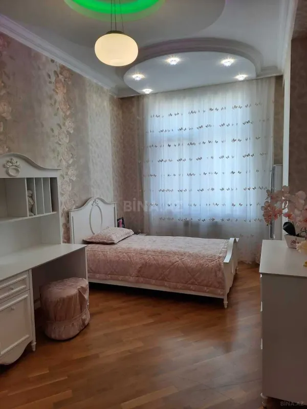Satılır 3 otaqlı mənzil 120 m²