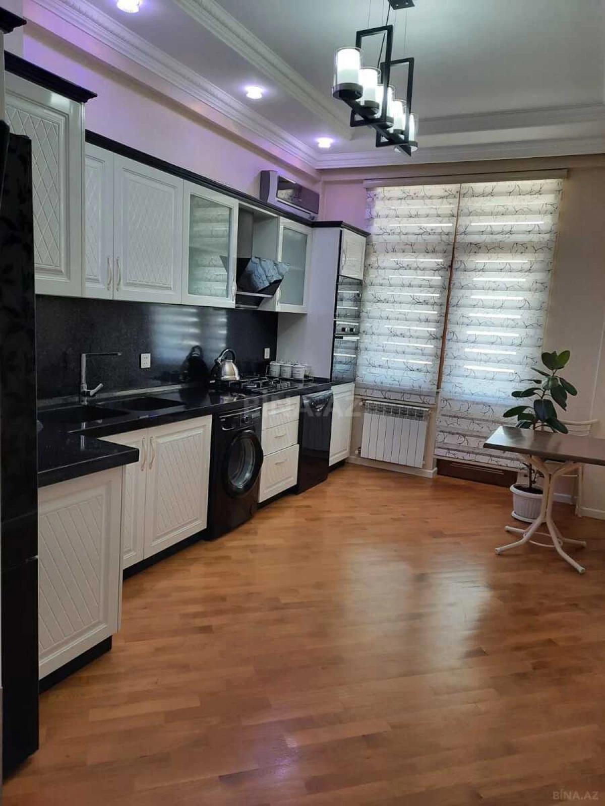 Satılır 3 otaqlı mənzil 120 m²