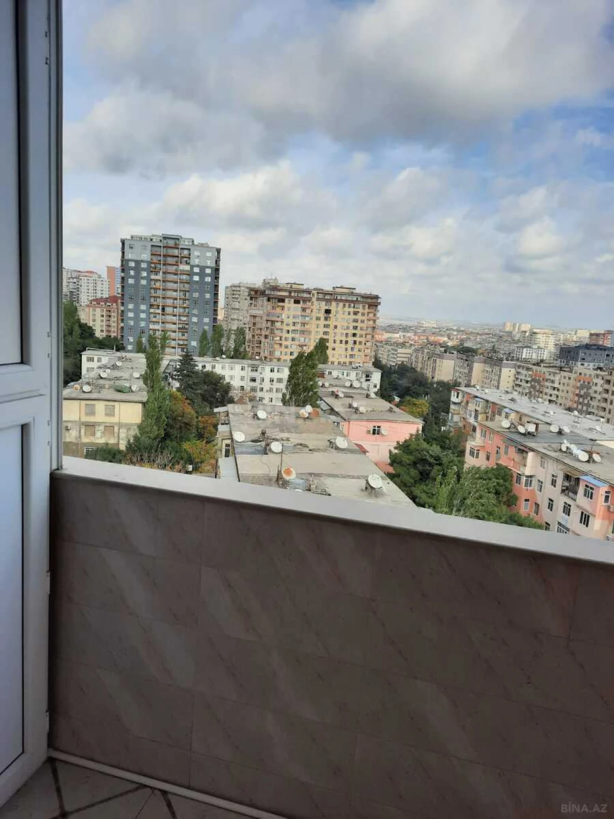 Satılır 3 otaqlı mənzil 120 m²