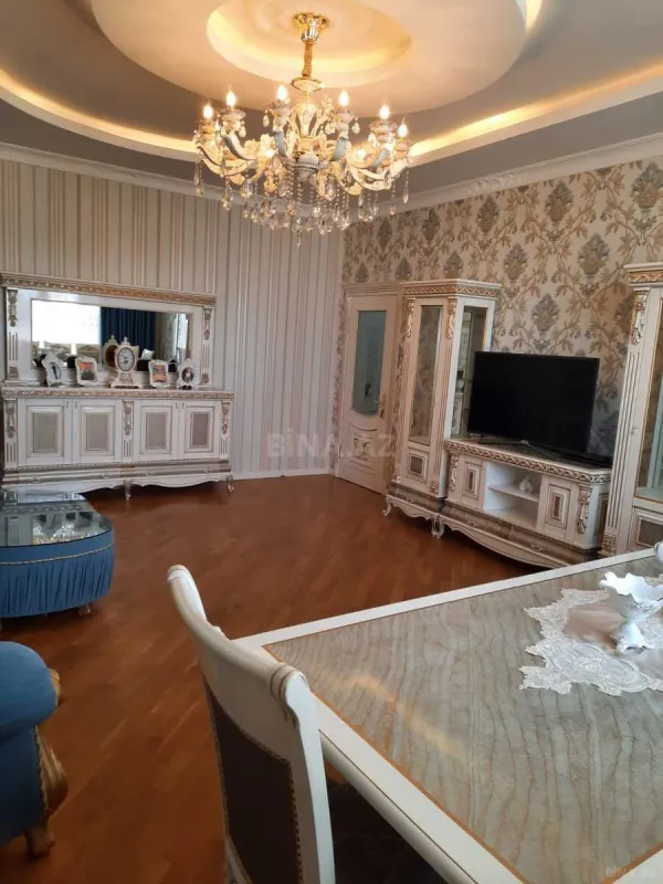 Satılır 3 otaqlı mənzil 120 m²