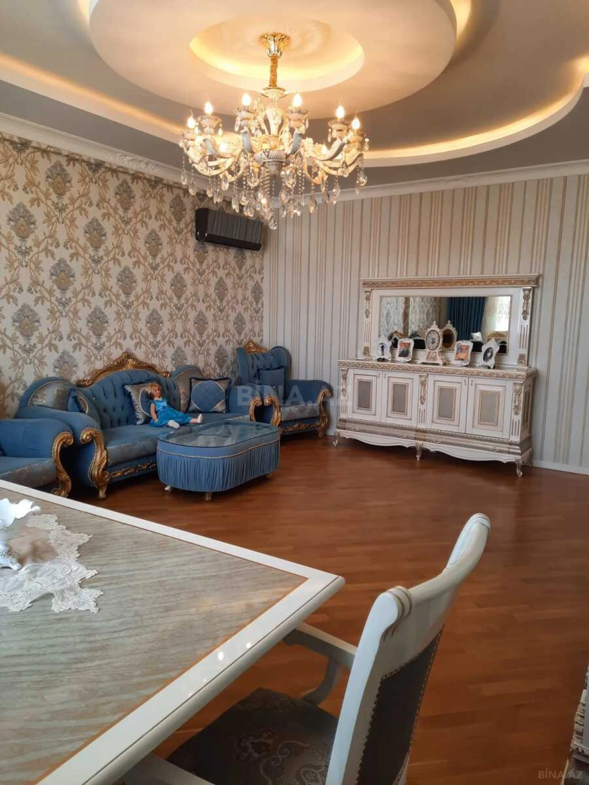 Satılır 3 otaqlı mənzil 120 m²