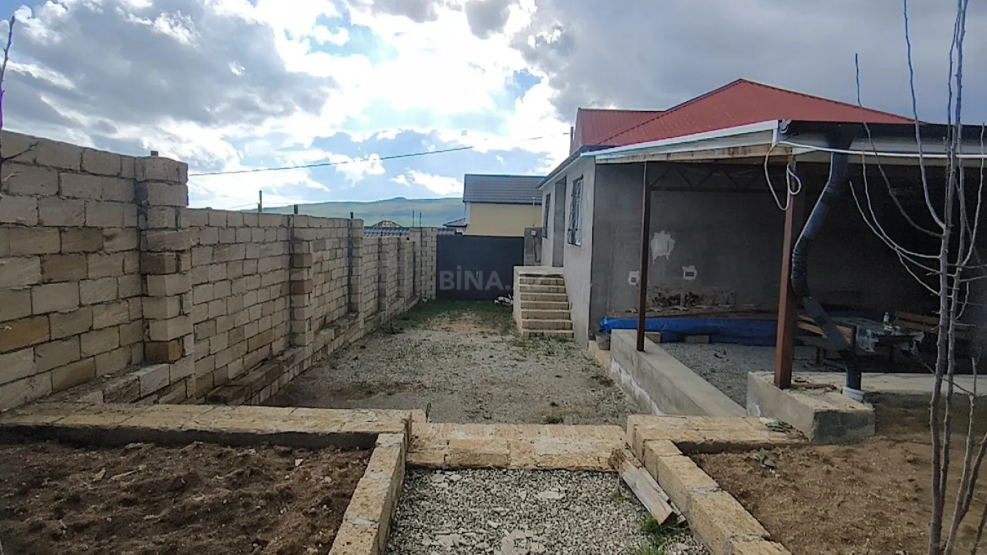 Satılır 3 otaqlı həyət evi 100 m²