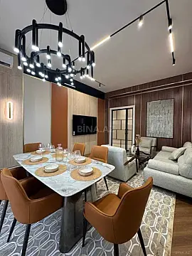 Kirayə verilir 2 otaqlı mənzil 105 m²