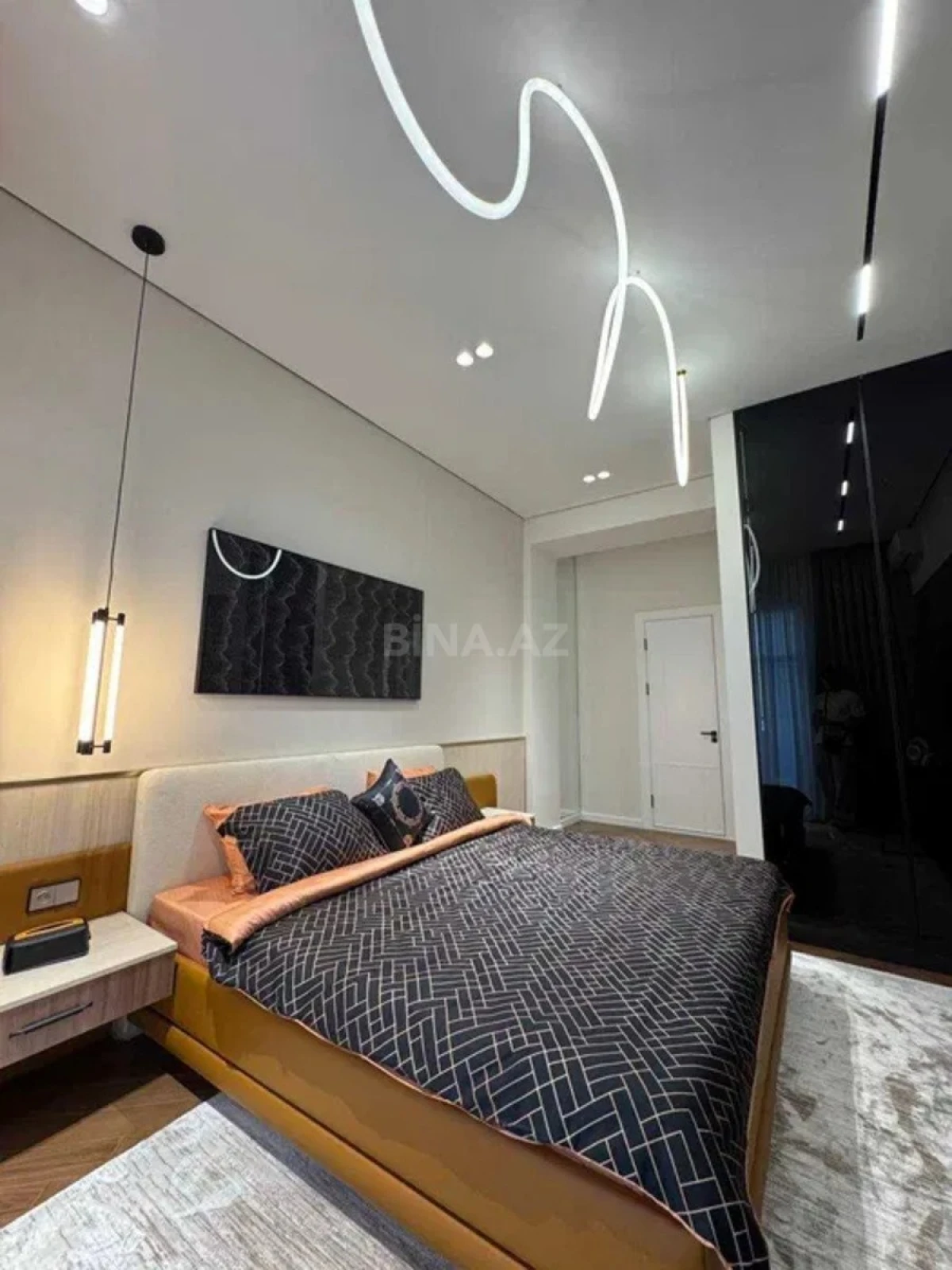 Kirayə verilir 2 otaqlı mənzil 105 m²