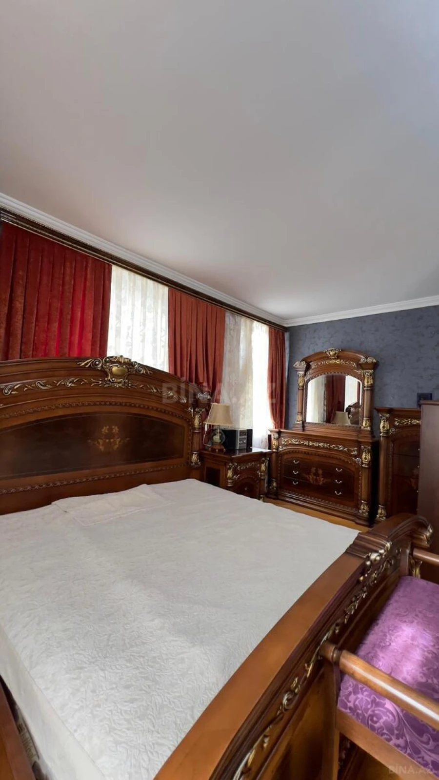 Satılır 8 otaqlı həyət evi 300 m²