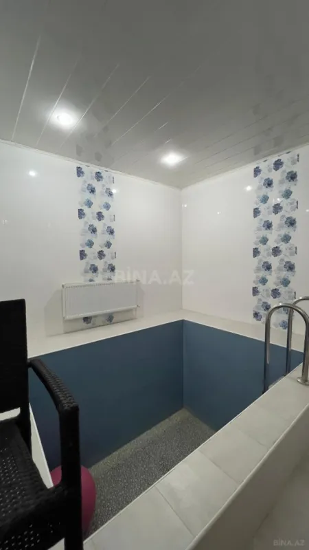 Satılır 8 otaqlı həyət evi 300 m²