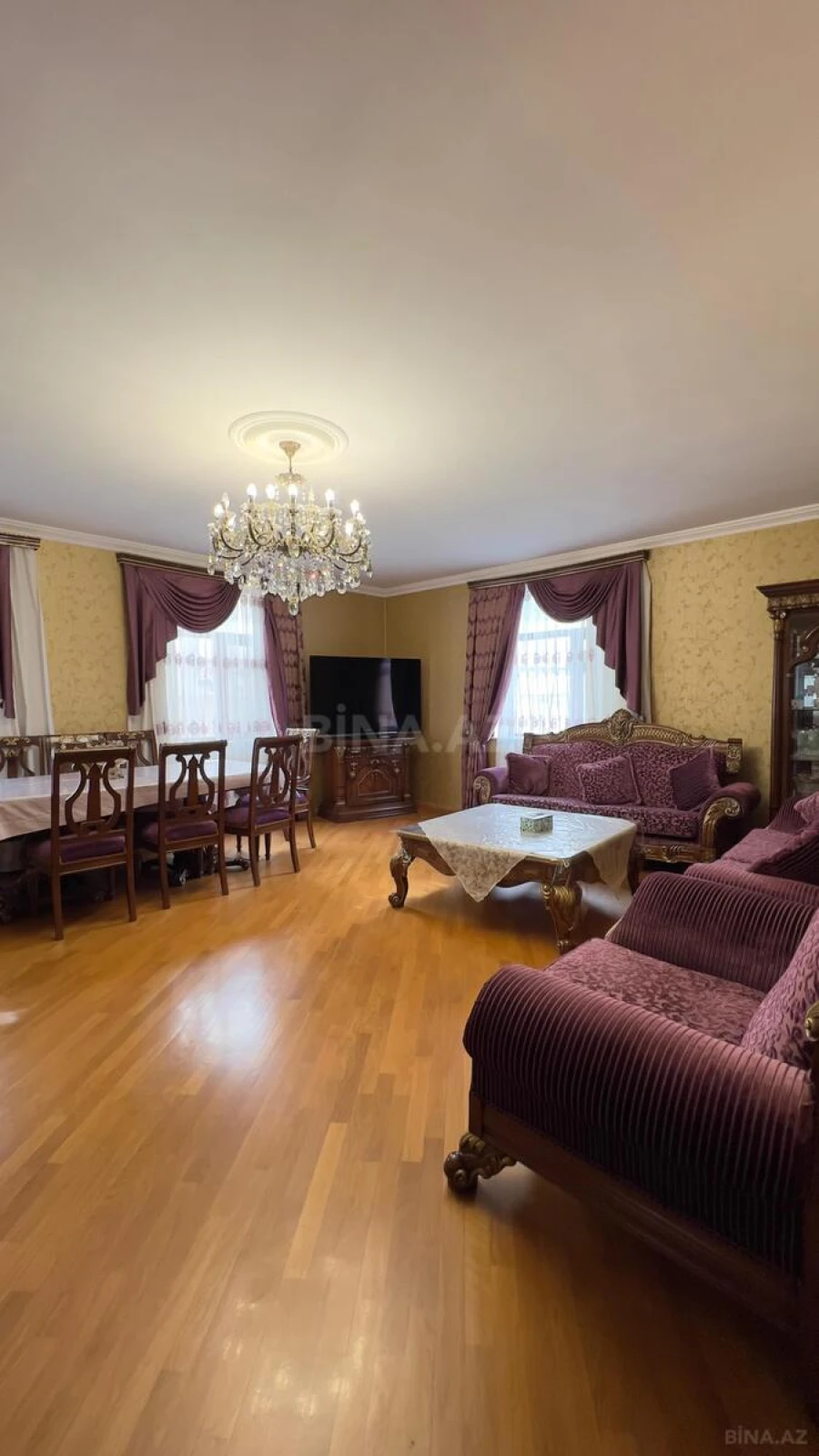 Satılır 8 otaqlı həyət evi 300 m²