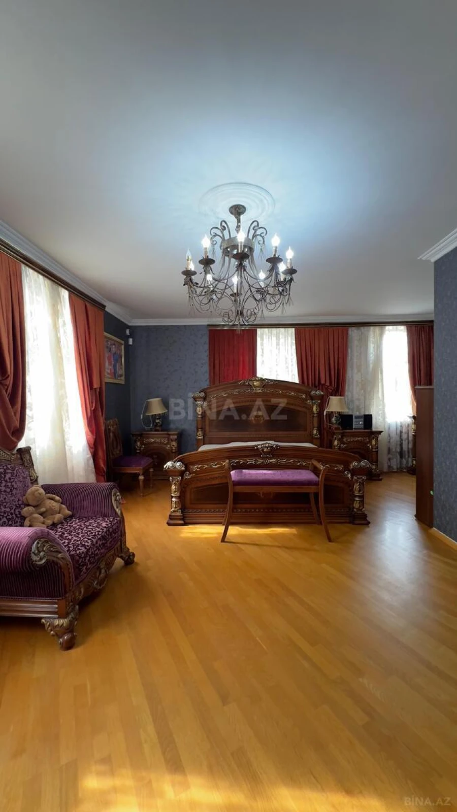 Satılır 8 otaqlı həyət evi 300 m²