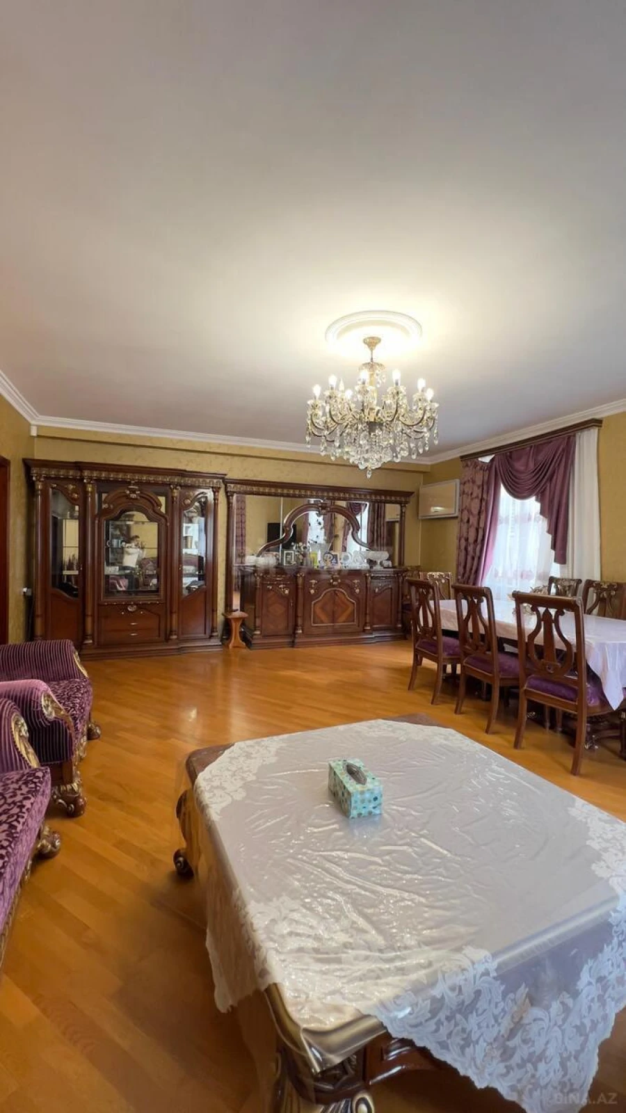 Satılır 8 otaqlı həyət evi 300 m²