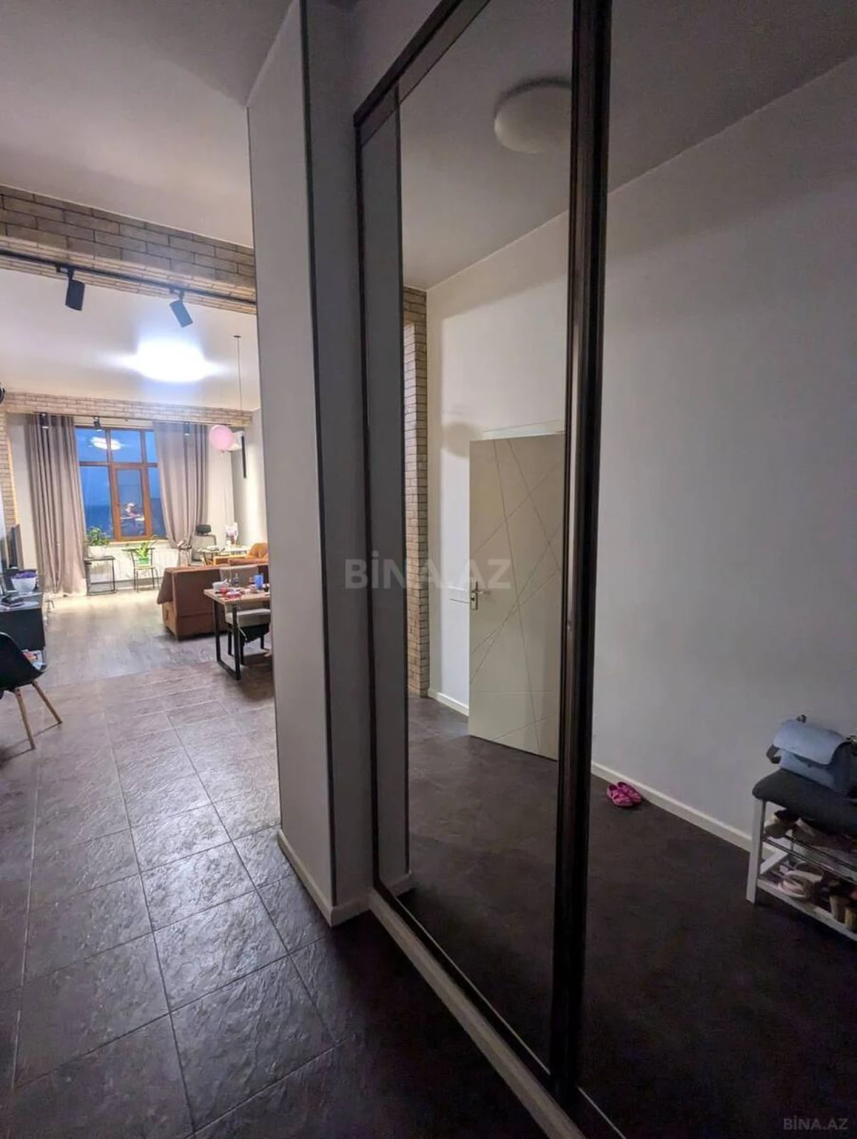 Kirayə verilir 2 otaqlı mənzil 70 m²