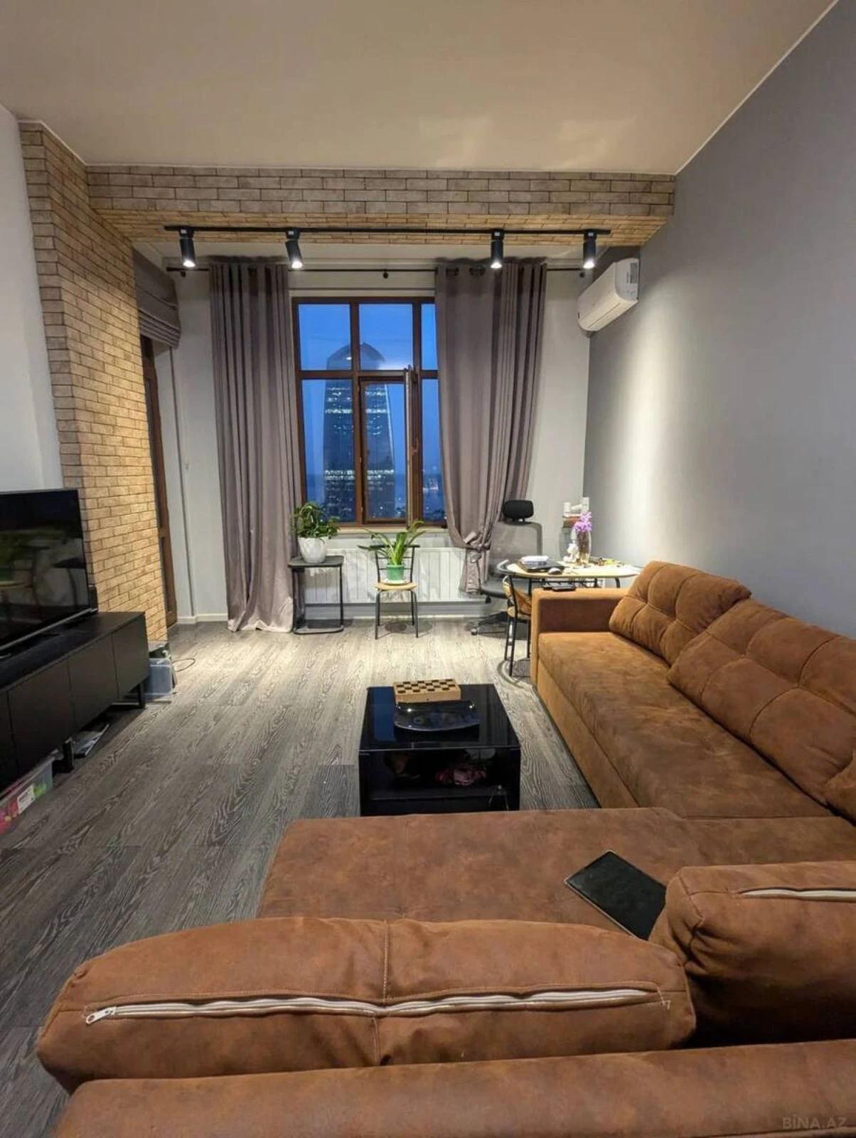 Kirayə verilir 2 otaqlı mənzil 70 m²